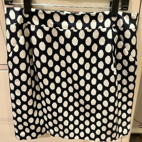 LOFT NWT White/Navy Polka Dot A Line mini skirt size 8 with Pockets - Picture 1 of 5